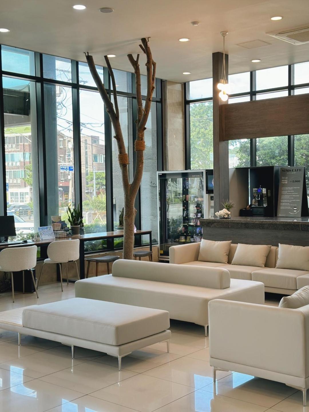 Sims Hotel Jeju Bagian luar foto